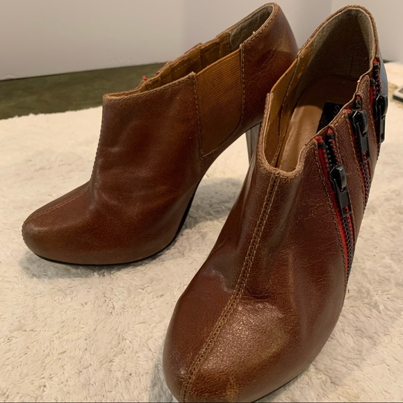 Steve Madden boot heels size 7, color: brown. Heel size: 4” - Picture 9 of 10